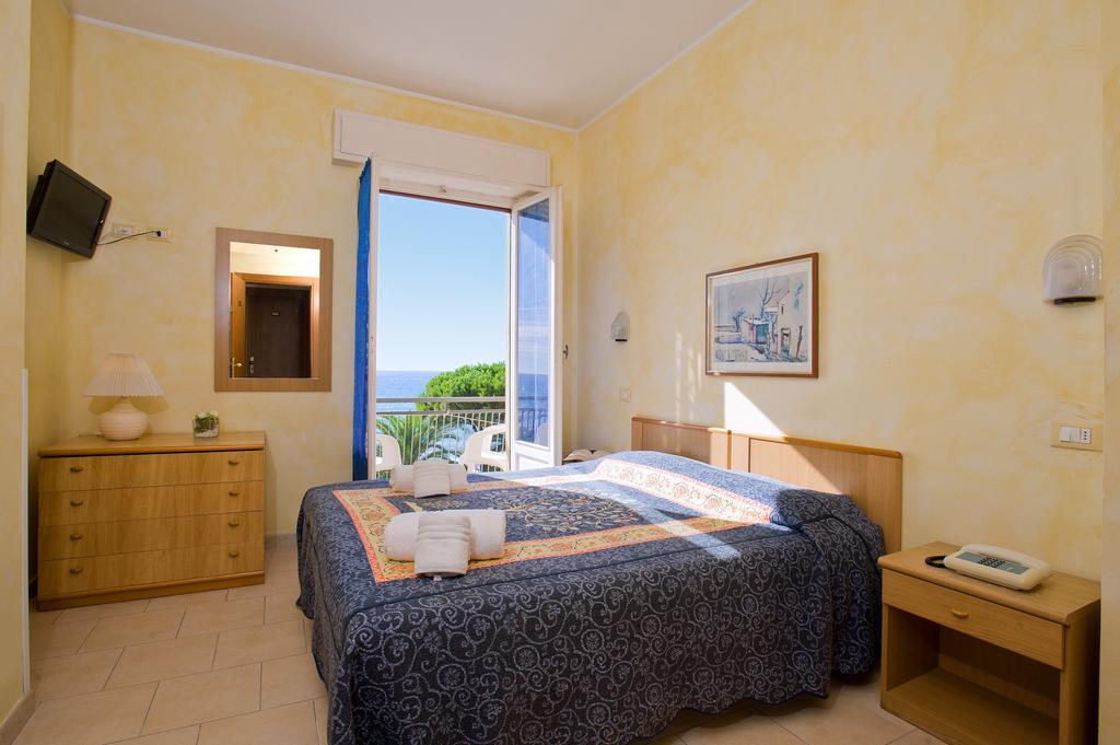 Hotel Lido Pietra Ligure Room photo