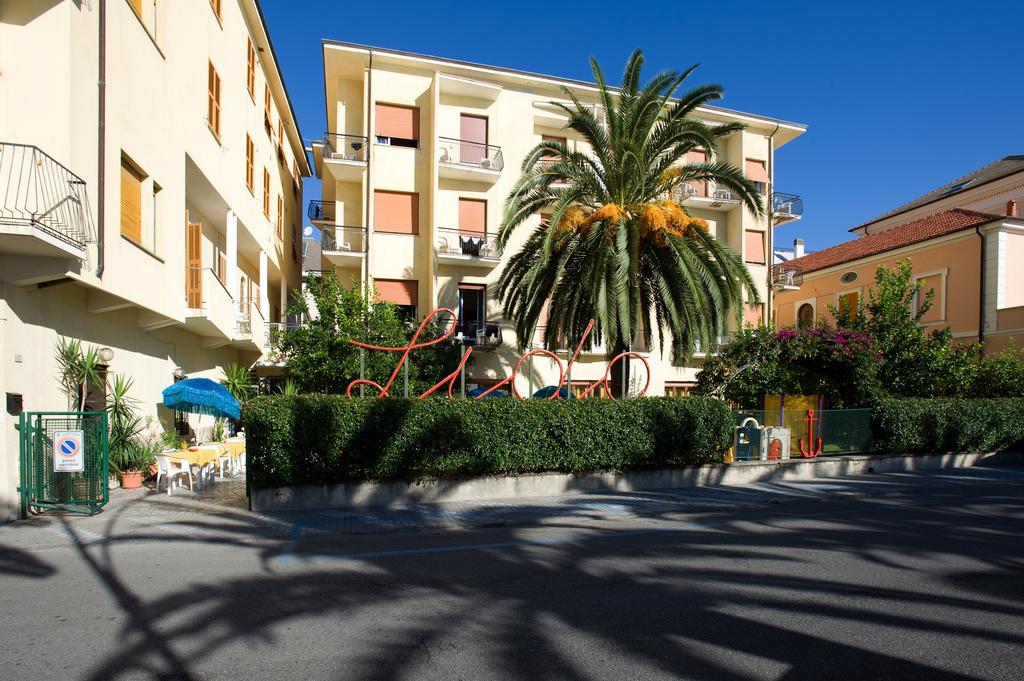 Hotel Lido Pietra Ligure Exterior photo